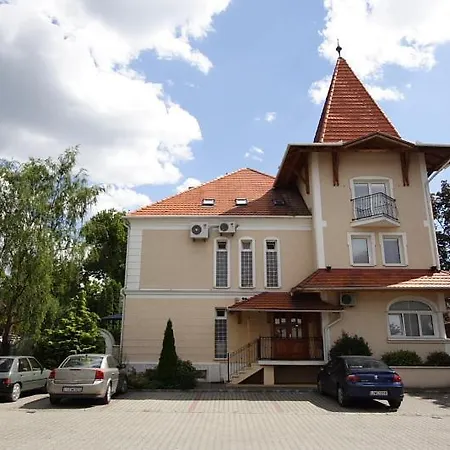 Platan Отель