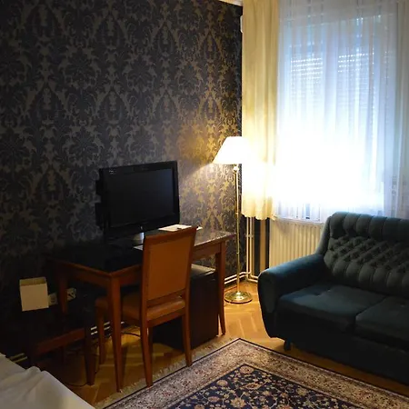 Hotel Platan Sarvar