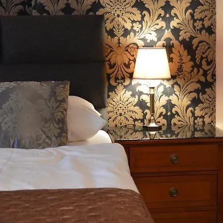 فندق Platan Sárvár