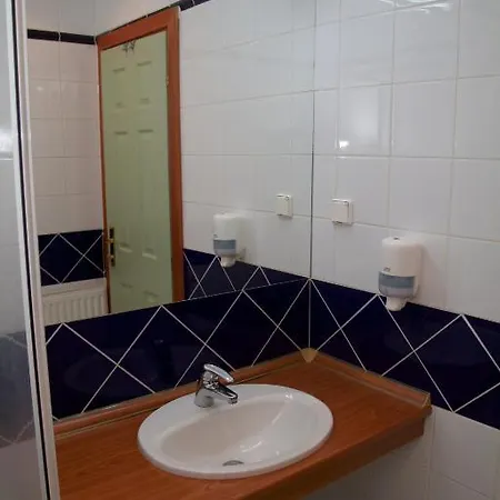 Platan Sarvar