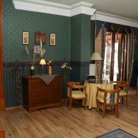 Hotel Platan